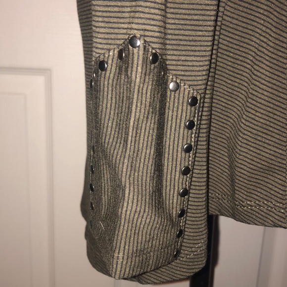 NWOT Green & Black Tunic - Picture 4 of 8